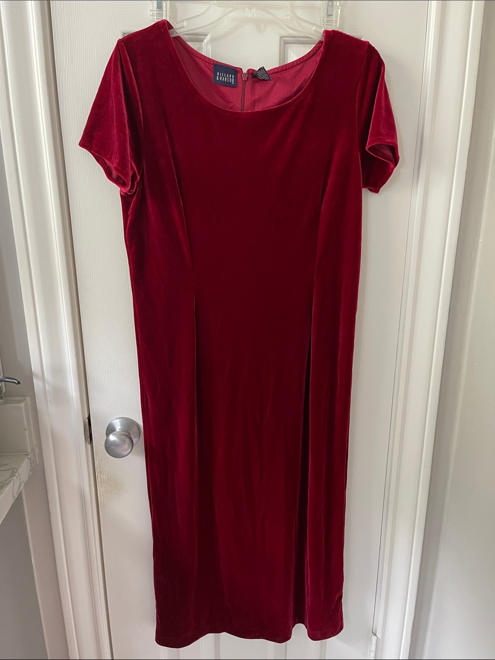 Hillard & Hanson Burgundy Velvet Short Sleeve Midi Dress